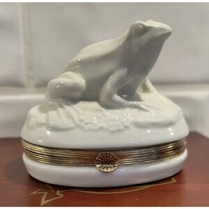 Vtg 1950s The Haldon Group White Porcelain Frog Jewelry Trinket Box Gold Clasp